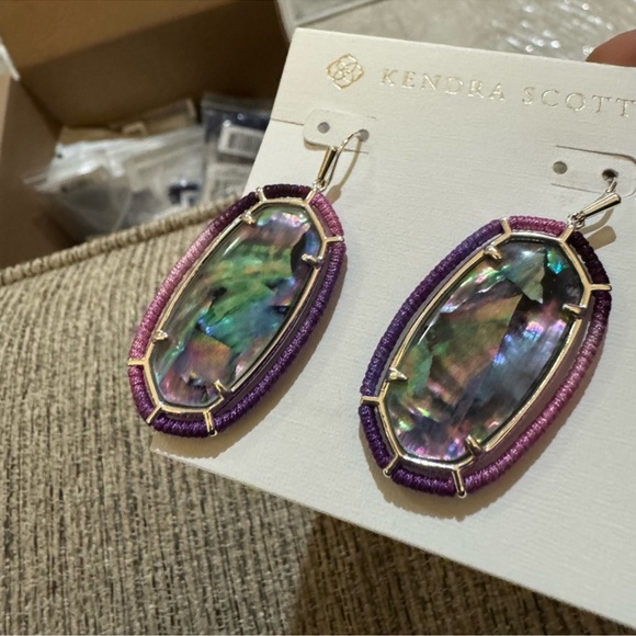 🎉LAST PIECE🎉Kendra Scott Threaded Elle Gold Drop Earrings - Picture 2 of 6